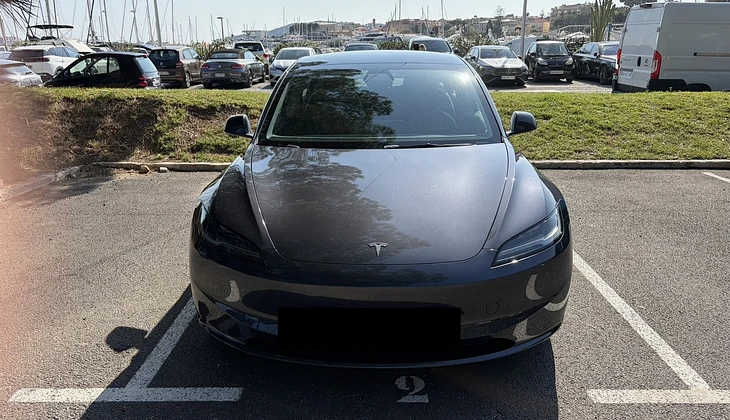 location-TESLA-Beaulieu-sur-Mer-roadstr