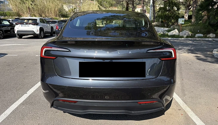 location-TESLA-Beaulieu-sur-Mer-roadstr