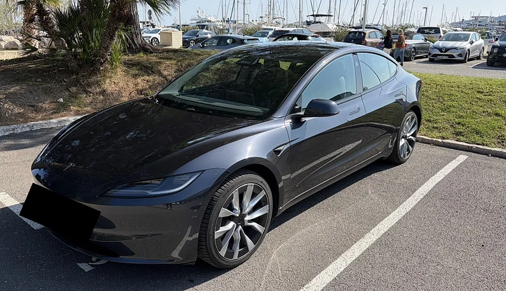location-TESLA-Beaulieu-sur-Mer-roadstr