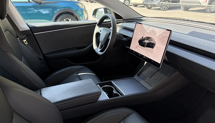location-TESLA-Beaulieu-sur-Mer-roadstr