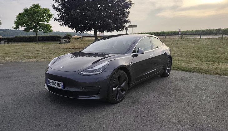 location-TESLA-Montreuil-aux-Lions-roadstr