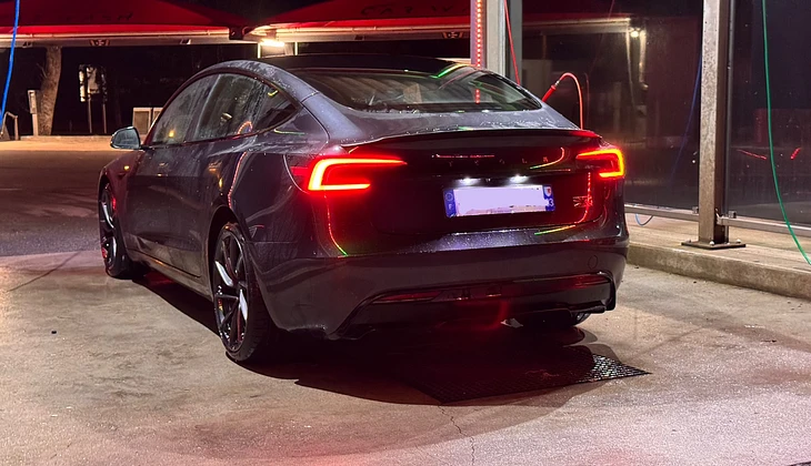 location-TESLA-Onet-le-Château-roadstr