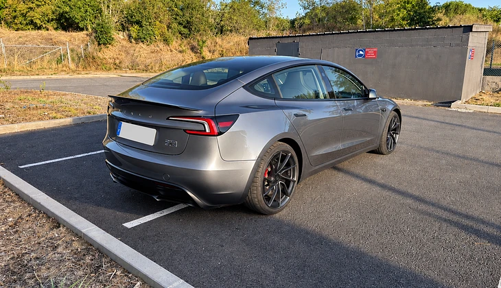 location-TESLA-Toulouse-roadstr