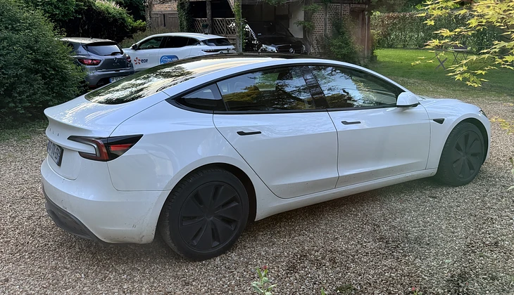 location-TESLA-Quantilly-roadstr