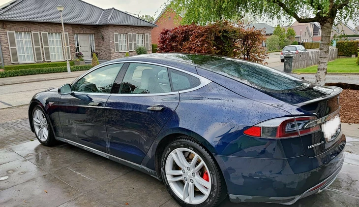 location-TESLA-Fontenay-sous-Bois-roadstr