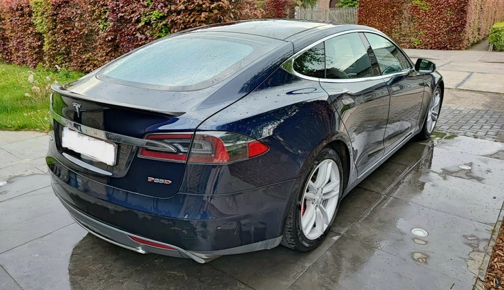 location-TESLA-Fontenay-sous-Bois-roadstr