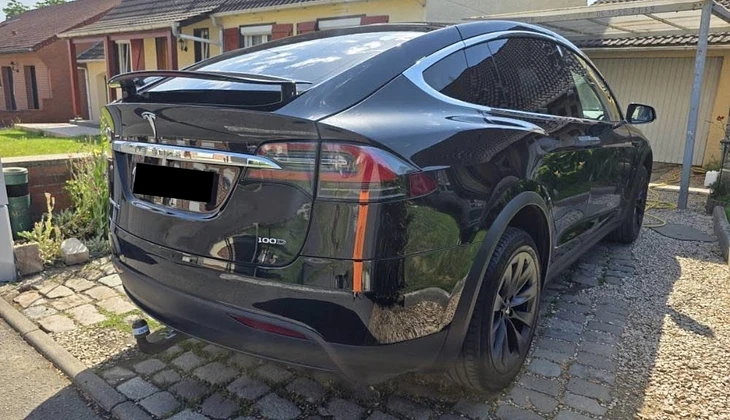 location-TESLA-Limours-roadstr
