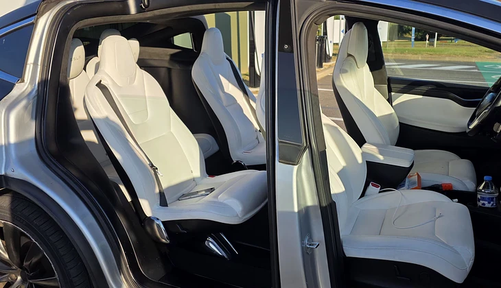 location-TESLA-Putanges-le-Lac-roadstr