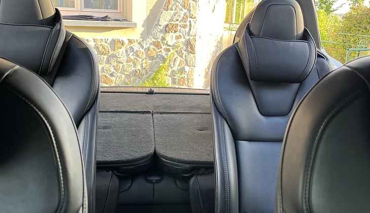 location-TESLA-Quédillac-roadstr