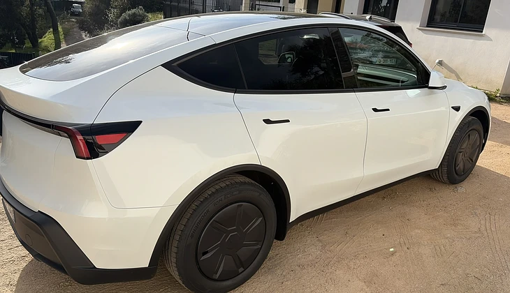 location-TESLA-Ajaccio-roadstr