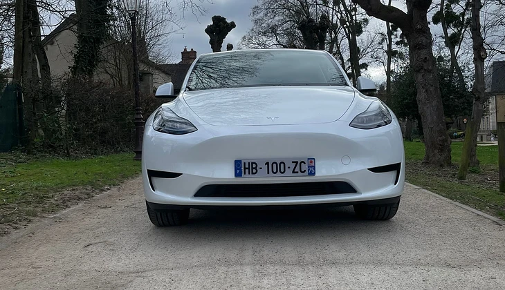 location-TESLA-Paris-roadstr