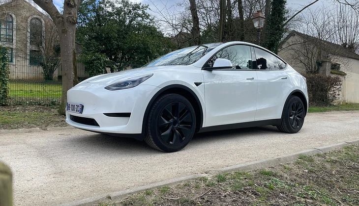location-TESLA-Paris-roadstr