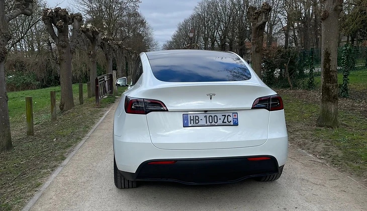 location-TESLA-Paris-roadstr