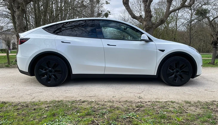 location-TESLA-Paris-roadstr