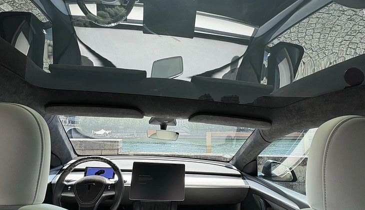 location-TESLA-Paris-roadstr