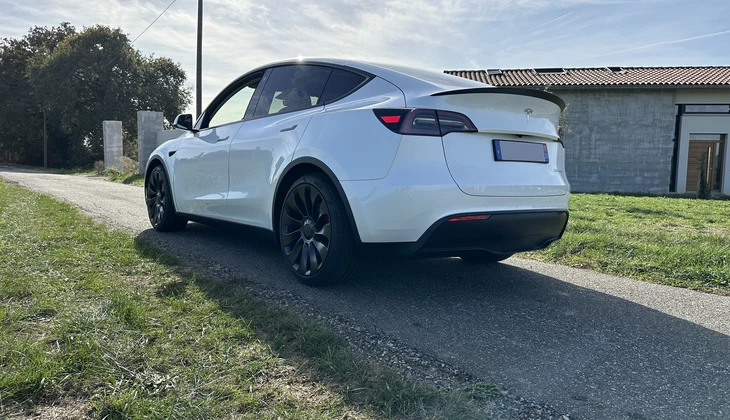 location-TESLA-Toulouse-roadstr