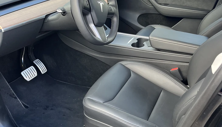 location-TESLA-Paris-roadstr