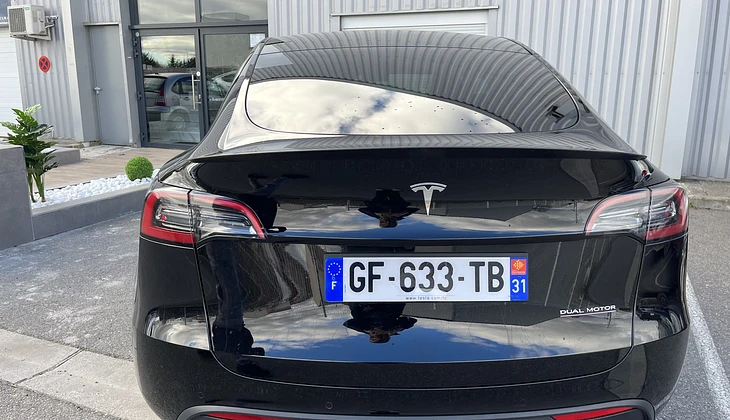 location-TESLA-Paris-roadstr