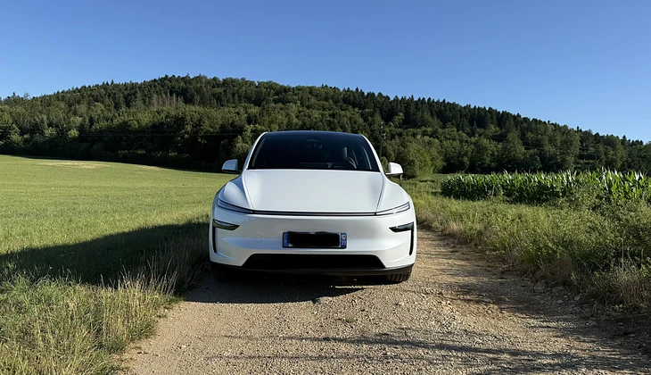 location-TESLA-Paris-roadstr