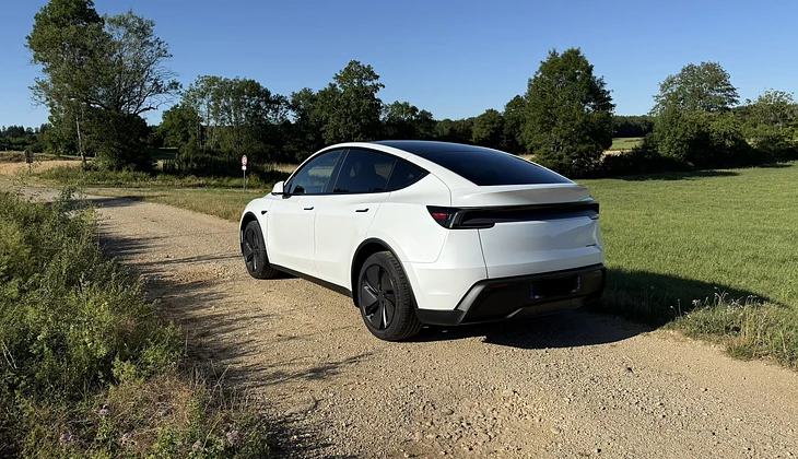 location-TESLA-Paris-roadstr