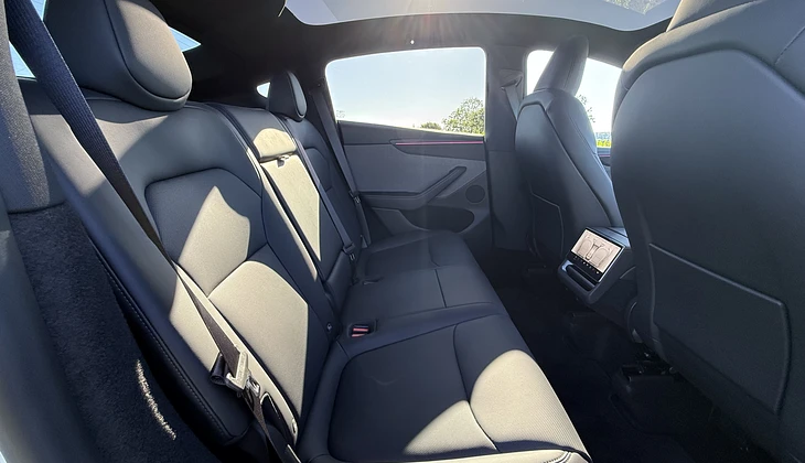 location-TESLA-Paris-roadstr