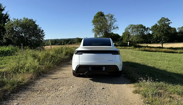 location-TESLA-Paris-roadstr