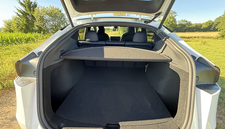 location-TESLA-Paris-roadstr