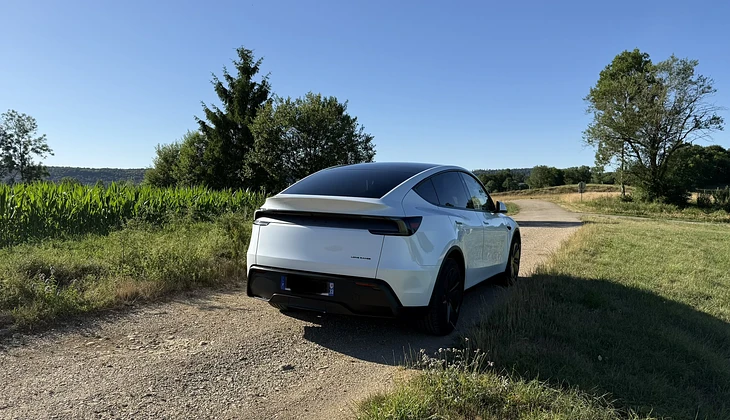 location-TESLA-Paris-roadstr