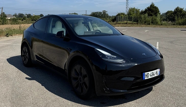 location-TESLA-Saint-Cloud-roadstr