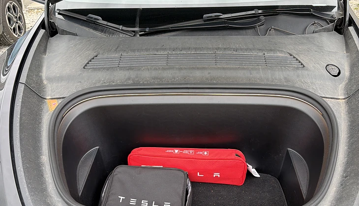 location-TESLA-Feins-roadstr