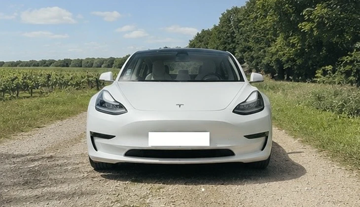 location-TESLA-Paris-roadstr