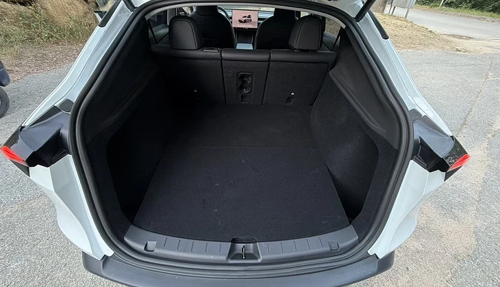 location-TESLA-Ajaccio-roadstr