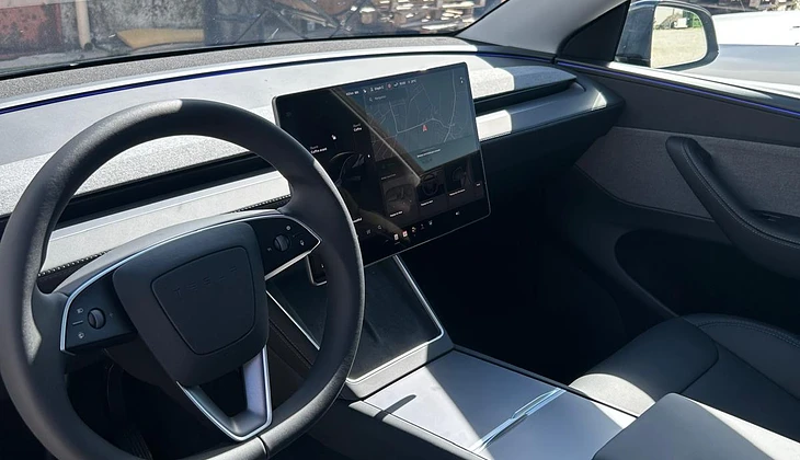 location-TESLA-Cabriès-roadstr