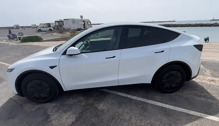 location-TESLA-Cherbourg-en-Cotentin-roadstr