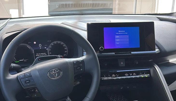 location-TOYOTA-Paris-roadstr