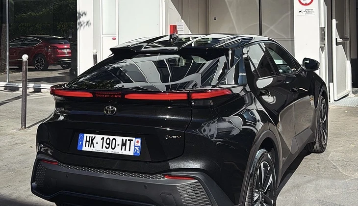 location-TOYOTA-Paris-roadstr