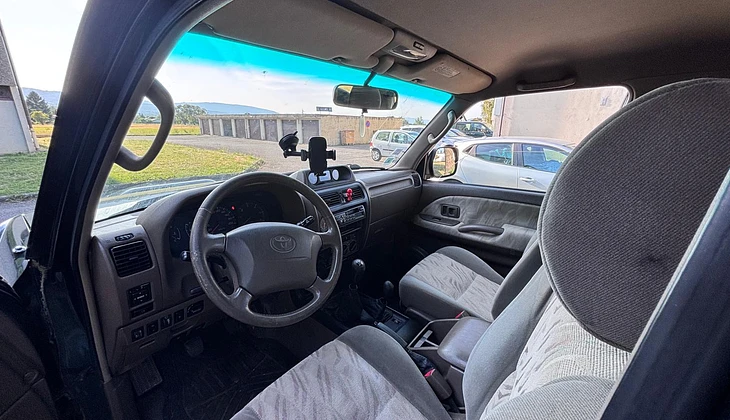 location-TOYOTA-Contamine-sur-Arve-roadstr