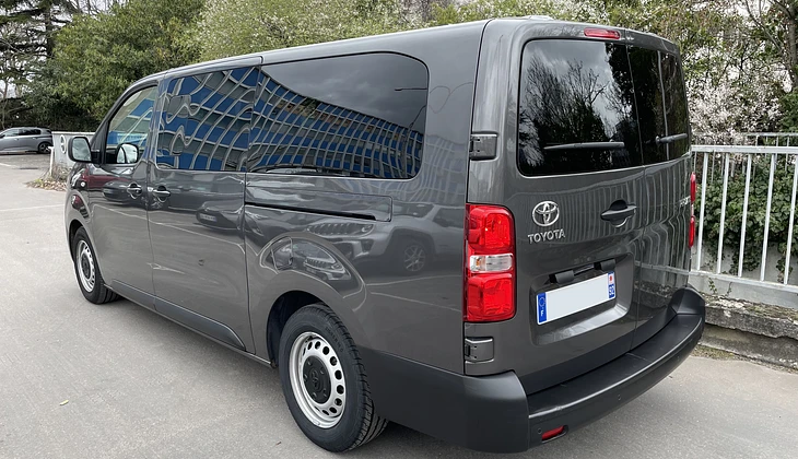 location-TOYOTA-Paris-roadstr