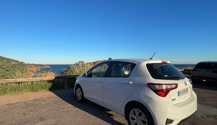 location-TOYOTA-Cannes-roadstr