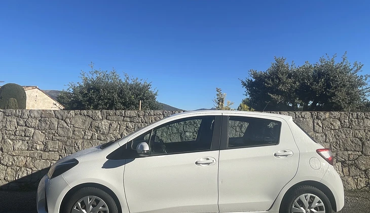 location-TOYOTA-Cannes-roadstr