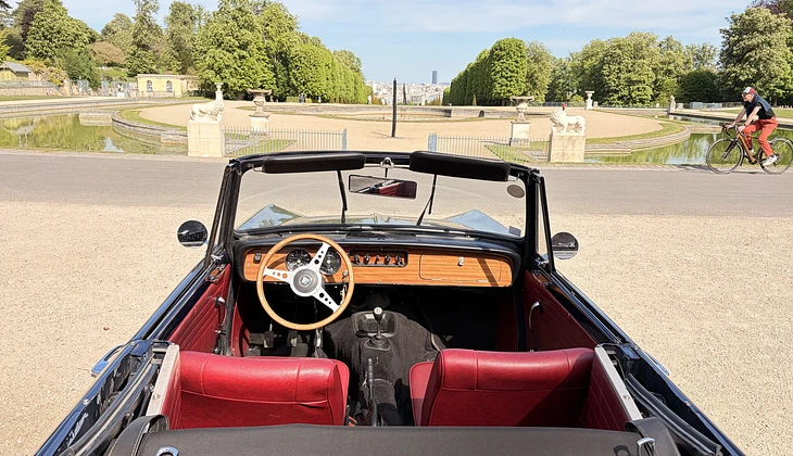 location-TRIUMPH-Colombes-roadstr