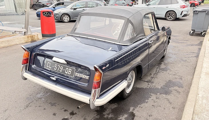 location-TRIUMPH-Colombes-roadstr