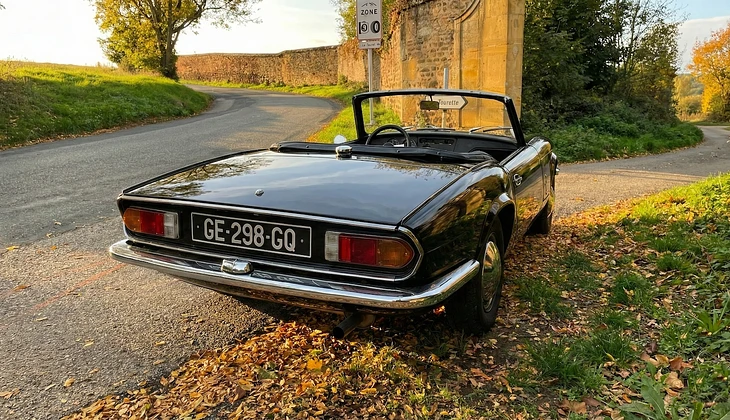 location-TRIUMPH-Éveux-roadstr