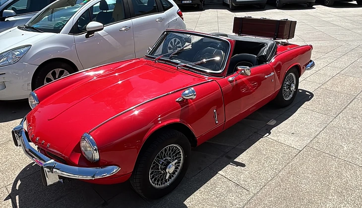 location-TRIUMPH-Lyon-roadstr