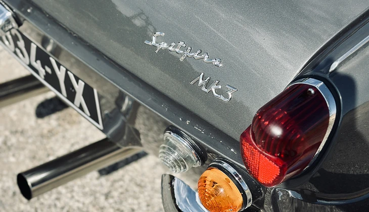 location-TRIUMPH-Nice-roadstr