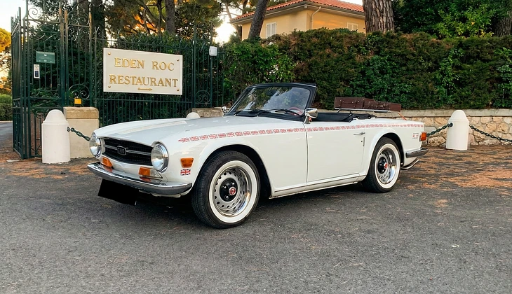 location-TRIUMPH-Cannes-roadstr