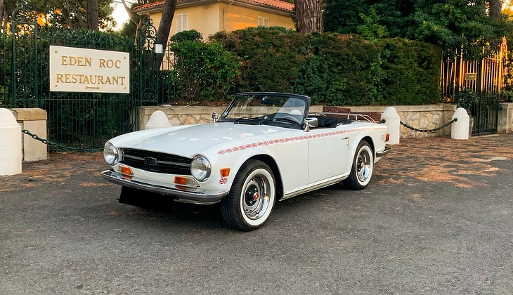location-TRIUMPH-Cannes-roadstr