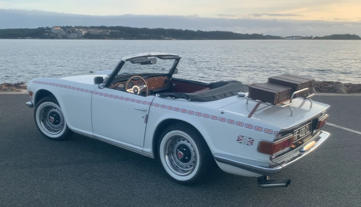 location-TRIUMPH-Cannes-roadstr