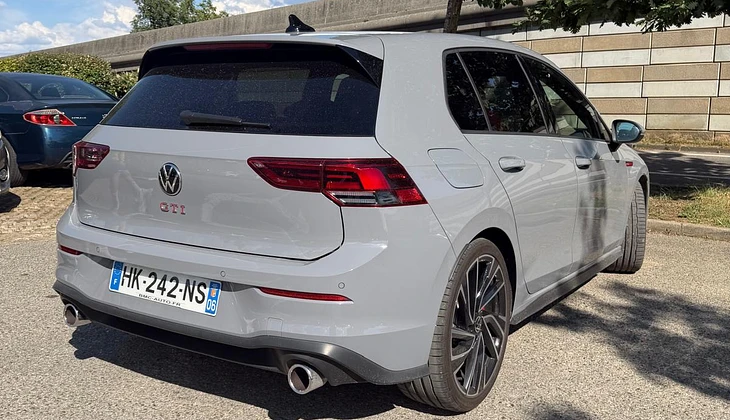 location-VOLKSWAGEN-Saint-Genis-Pouilly-roadstr