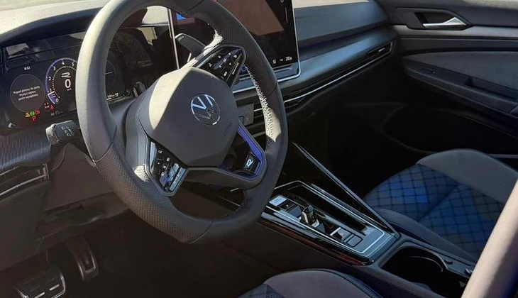location-VOLKSWAGEN-Paris-roadstr